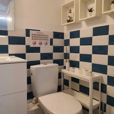 Avec Parking Rue De La Semm